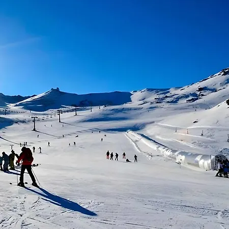 En La Zona Baja Rodeado De Bares Y Supermercados Con Garaje Incluido Sierra Nevada